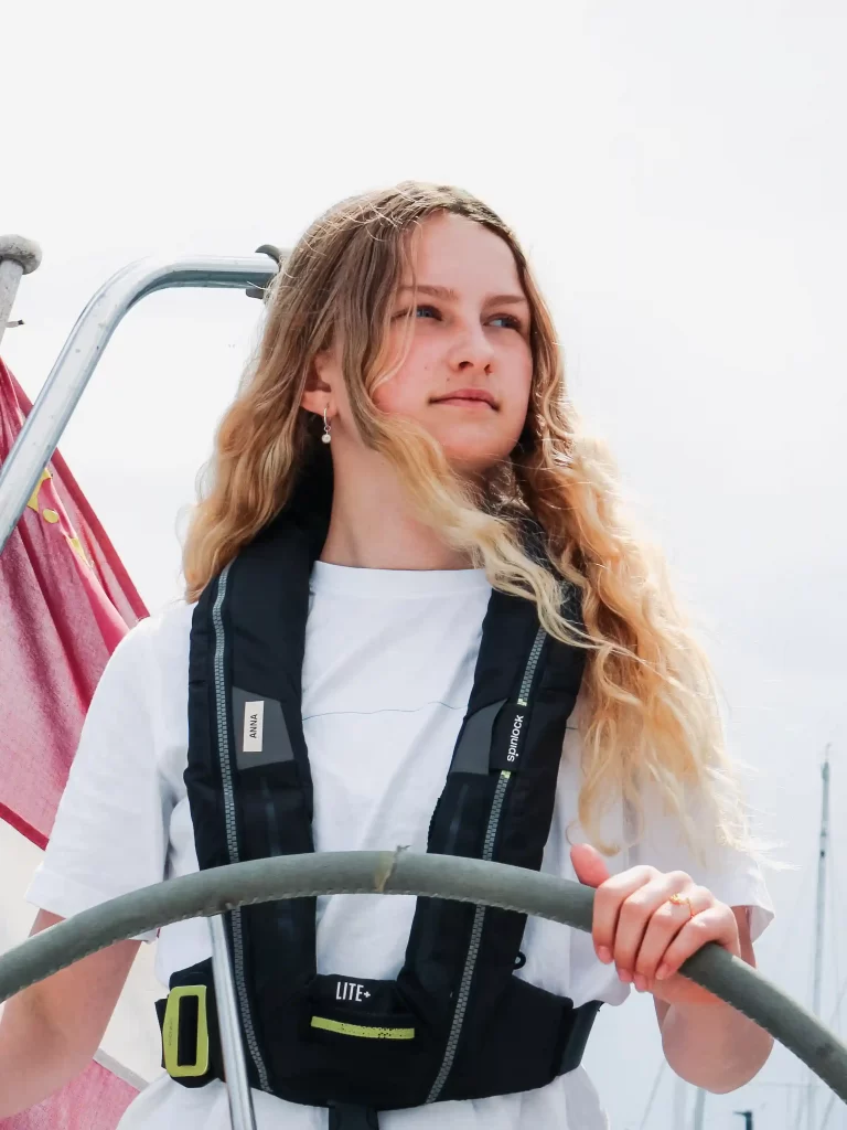 Anna 13 årig sejler på sailing papaya